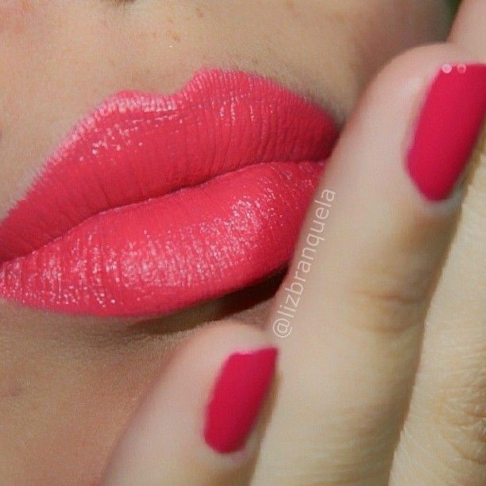 Maybelline Shocking Coral Lipstick